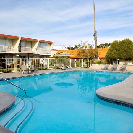 Travelodge By Wyndham Monterey Bay Exterior photo