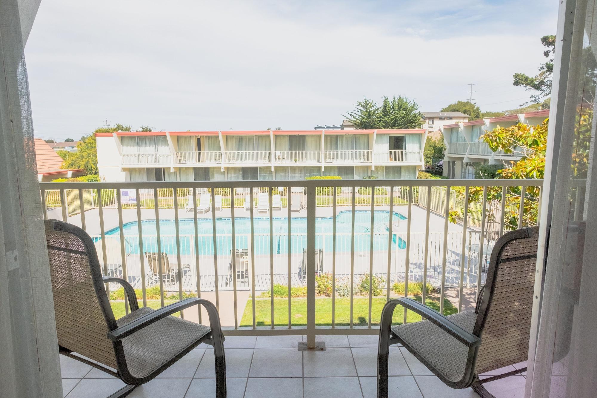 Travelodge By Wyndham Monterey Bay Exterior photo